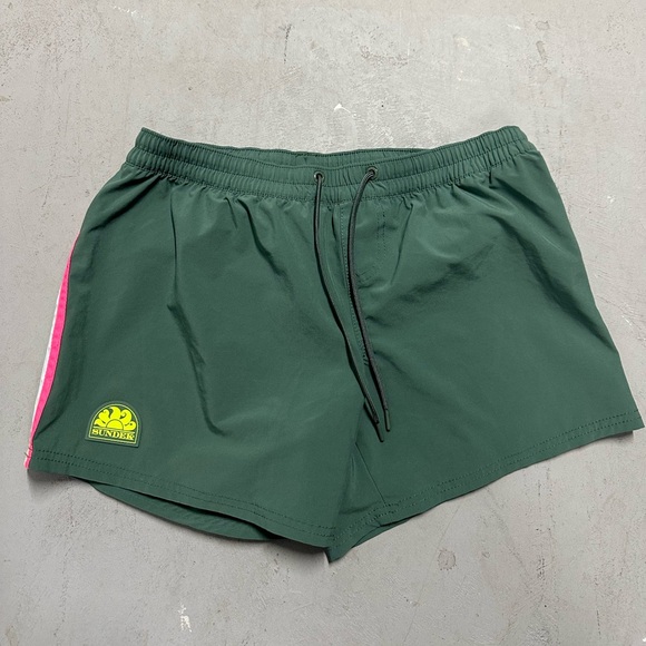 Sundek Swim Trunks Men's Medium Boardshort Green Unlined Rainbow Back 4” Inseam - Picture 1 of 5